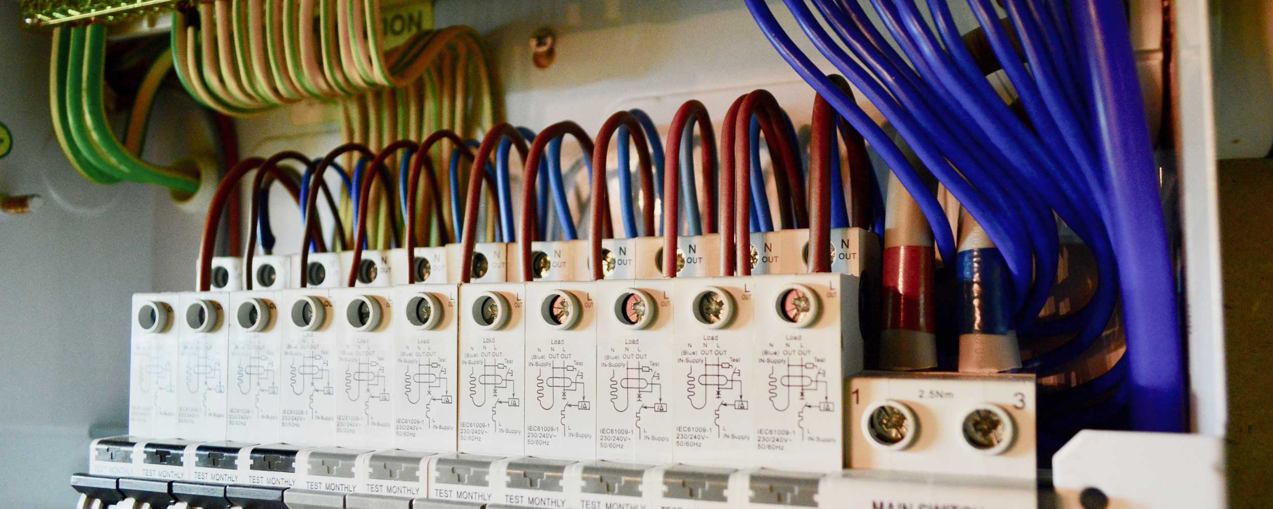 Example of consumer unit wiring that’s neat, tidy and professional